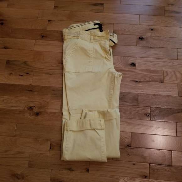 Tommy Hilfiger Capris - Picture 1 of 1